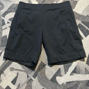 Athleta Black Modern Metro Bermuda - size S *EUC